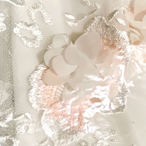 NWT ivory floral accent flutter sleeve dress 4T - Picture 4 of 4